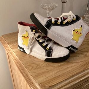 Size 4 in big kids, Ground up Pokémon Pikachu